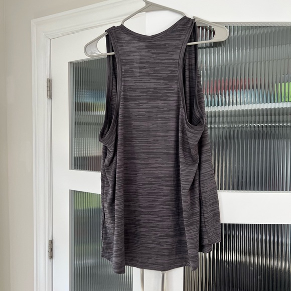 NWT Nike Tank - Picture 4 of 7